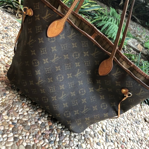 Louis Vuitton - Picture 8 of 8